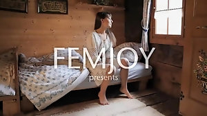Skinny teen gets comfy in her solo action for camera